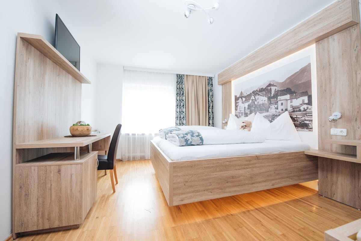 In-room safe, desk, free WiFi, bed sheets