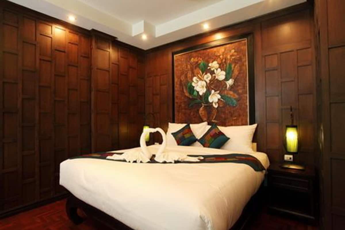 Suite | Minibar, in-room safe, blackout drapes, free WiFi