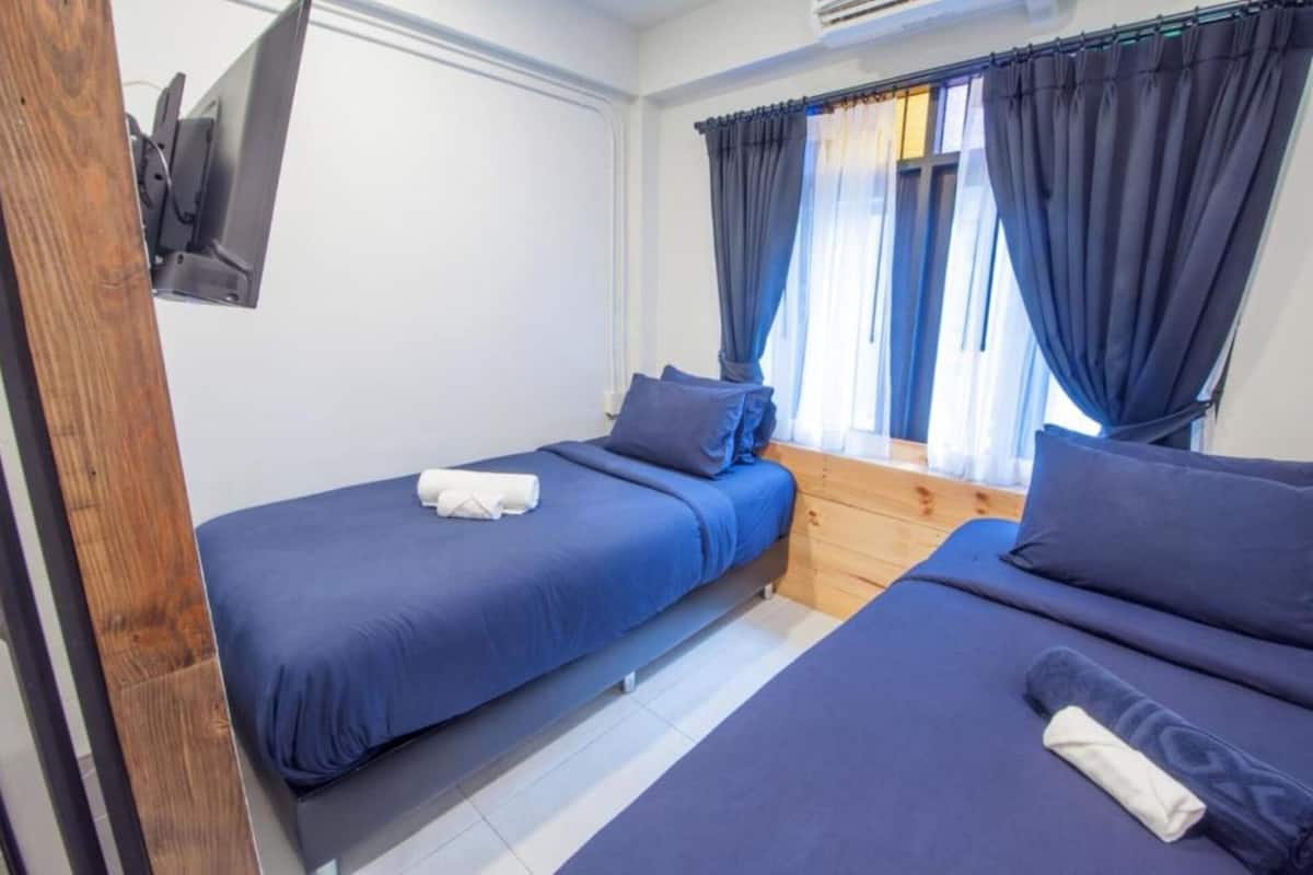 Superior Twin Room | Minibar, in-room safe, blackout drapes, free WiFi