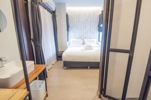 Kamar Double Superior | Minibar, brankas, tirai kedap cahaya, dan Wi-Fi gratis