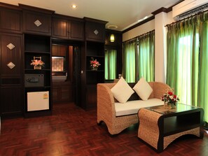 Living area - Sathu Hotel (Chiang Mai)