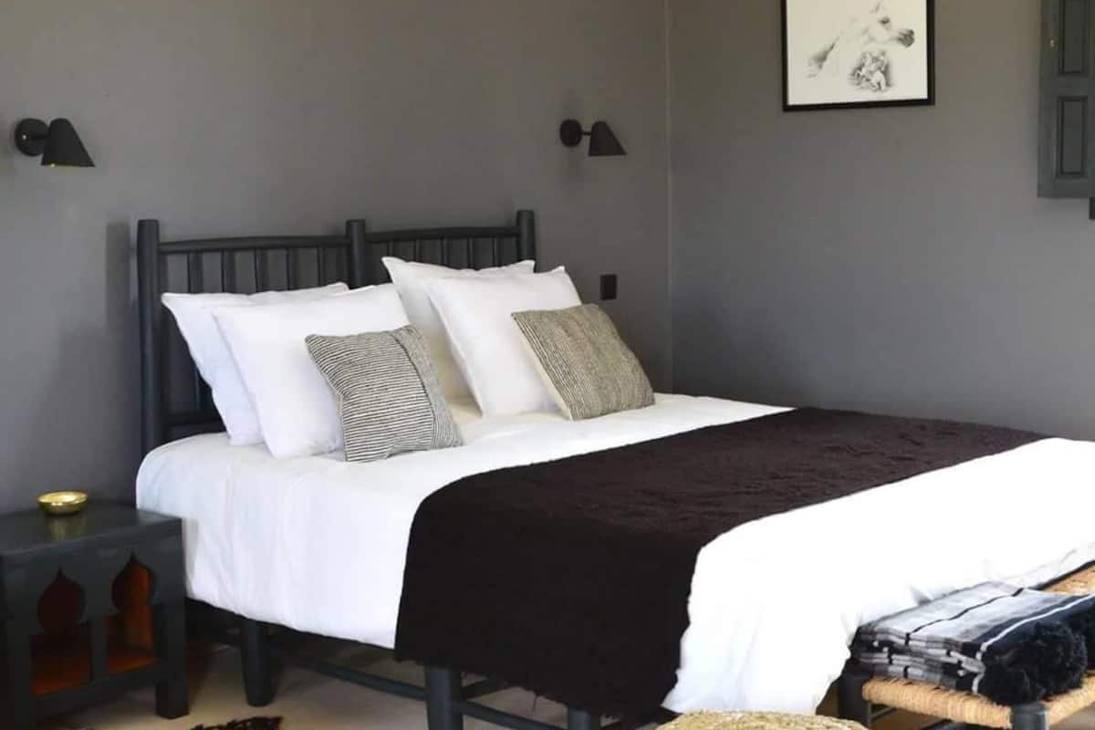 Standard Suite, Non Smoking | Blackout drapes, free cribs/infant beds, bed sheets