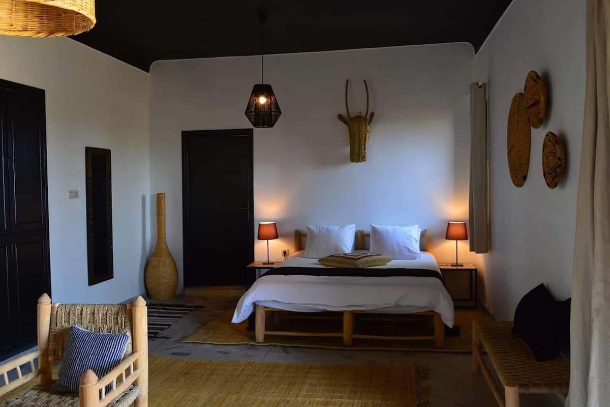 Family Suite, Non Smoking | Blackout drapes, free cribs/infant beds, bed sheets