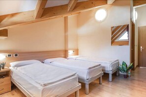 Comfort Double Room | In-room safe, blackout drapes, free WiFi, bed sheets - Hotel Monclassico (Dimaro Folgarida)