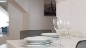 Superior Apartment, Ensuite (One Bedroom - Sleeps 3) | Shared kitchen