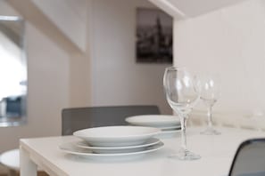 Superior Apartment, Ensuite (One Bedroom - Sleeps 3) | Shared kitchen - Kirkstall House (Leeds)