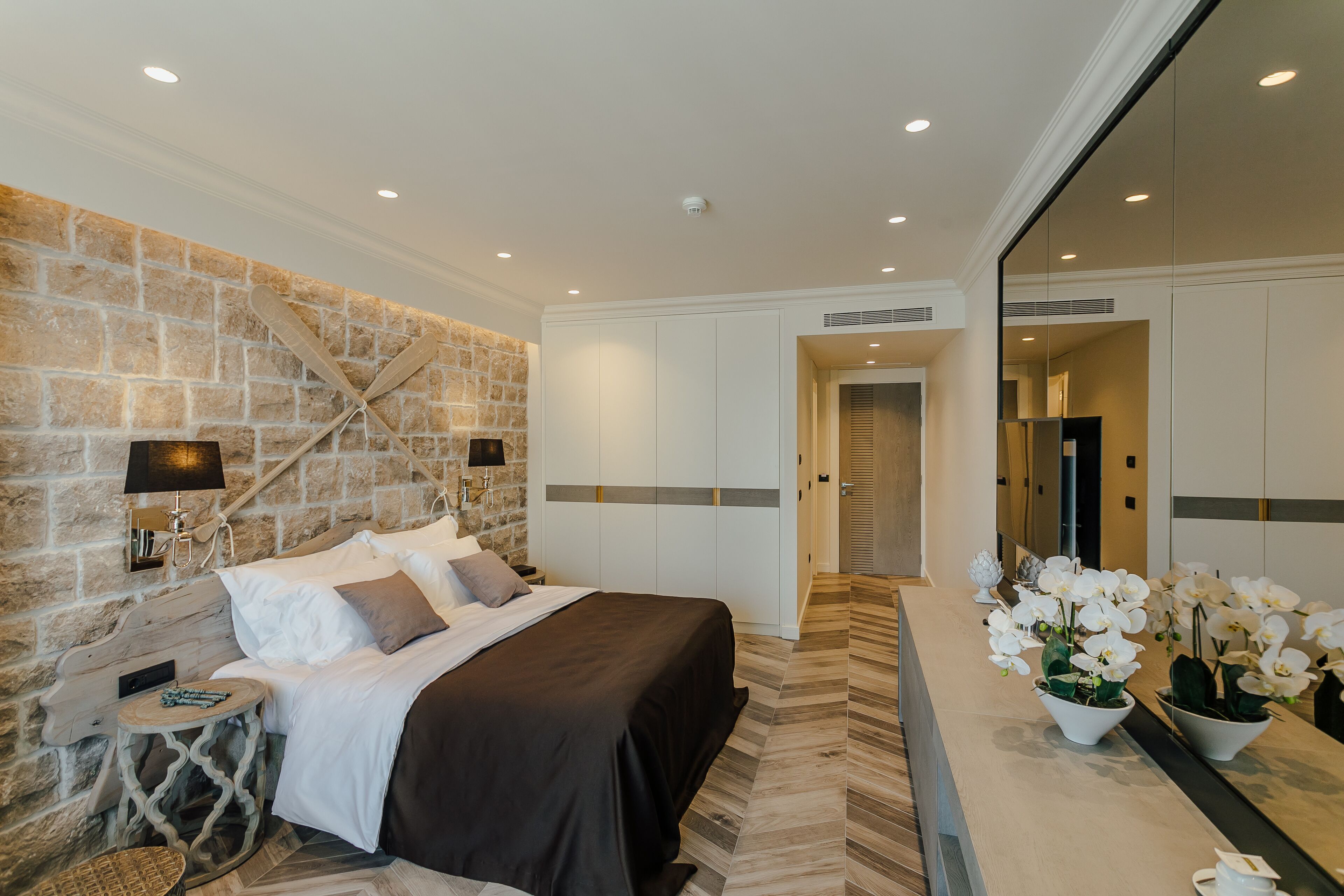 minibar, in-room safe, individually decorated, individually furnished