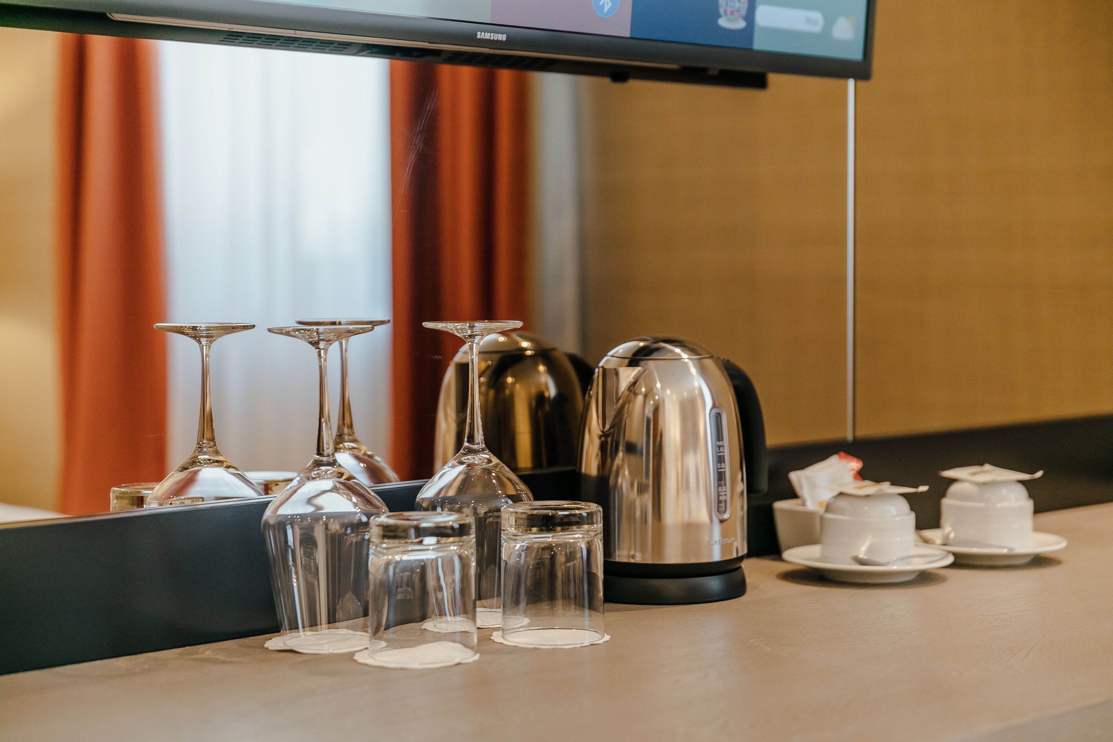 double room, mountain view | minibar, in-room safe, individually decorated, individually furnished