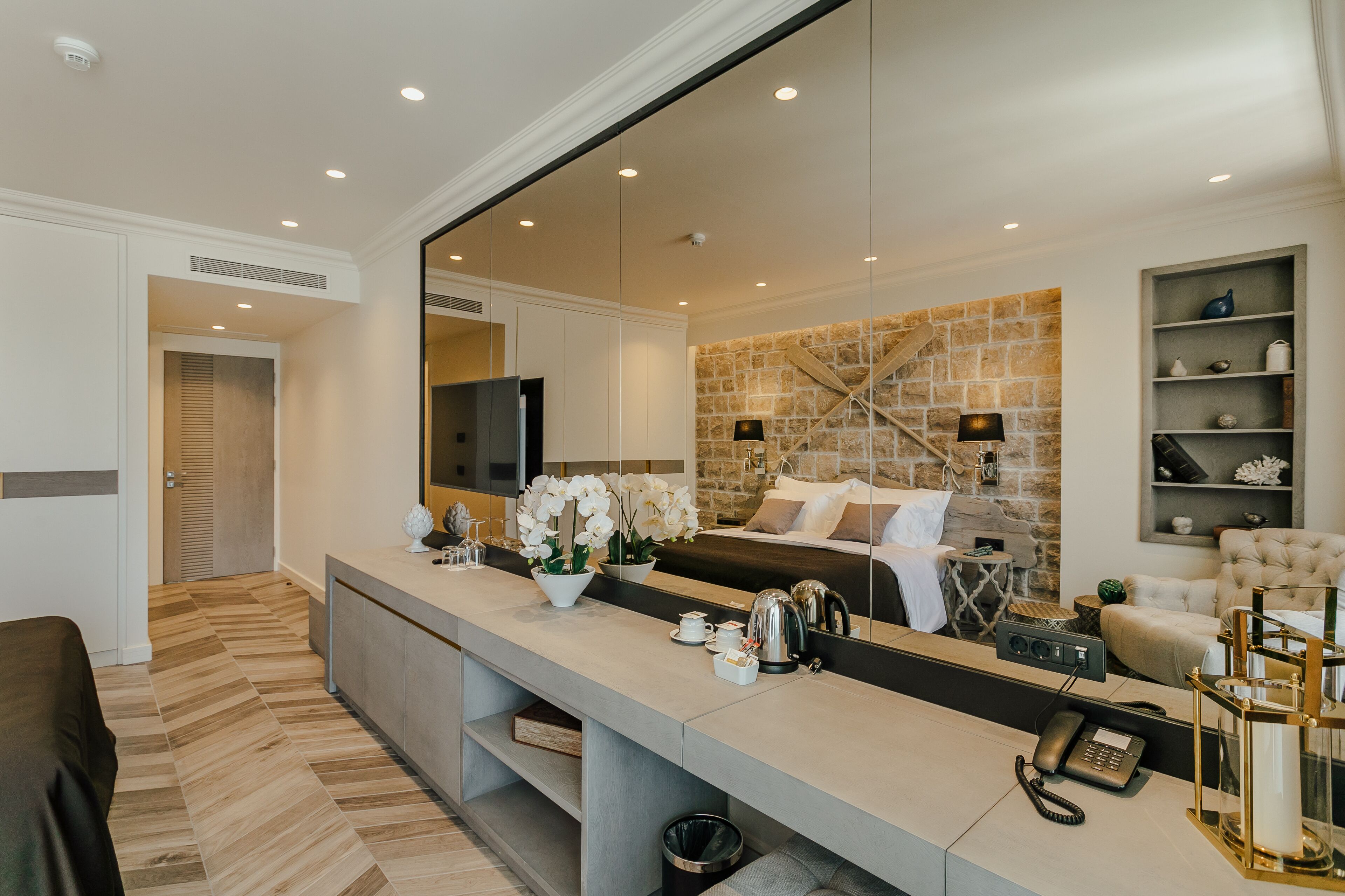 minibar, in-room safe, individually decorated, individually furnished