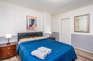 4 bedrooms, iron/ironing board, WiFi, bed sheets