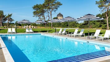 En sÀsongsöppen utomhuspool