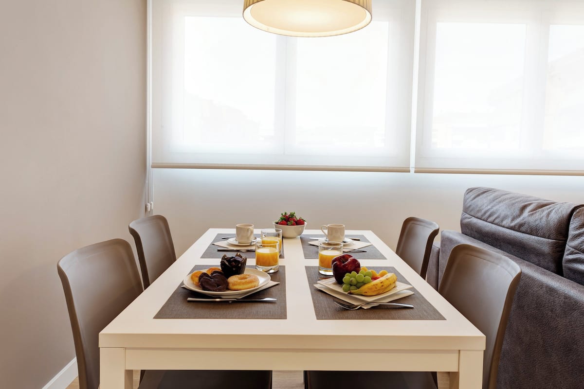 Classic Apartment | In-room dining