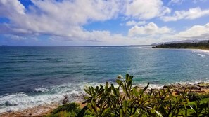 On the beach, sun-loungers, beach towels - Just finished complete renovation in March, 2025 (Kapaa)