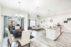 Interior - New Lake View Modern Pool Oasis-Prime Disney Location Storey Lake Resort (Kissimmee)