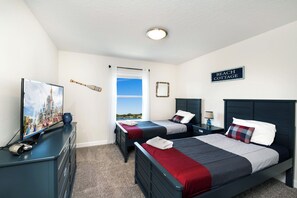 4 bedrooms, iron/ironing board, Internet, bed sheets