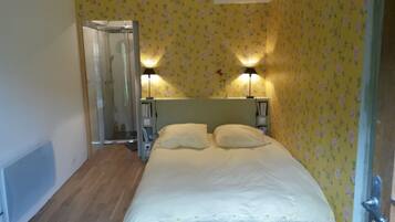 Figuier Chambre Double | 2 bedrooms, individually decorated, individually furnished