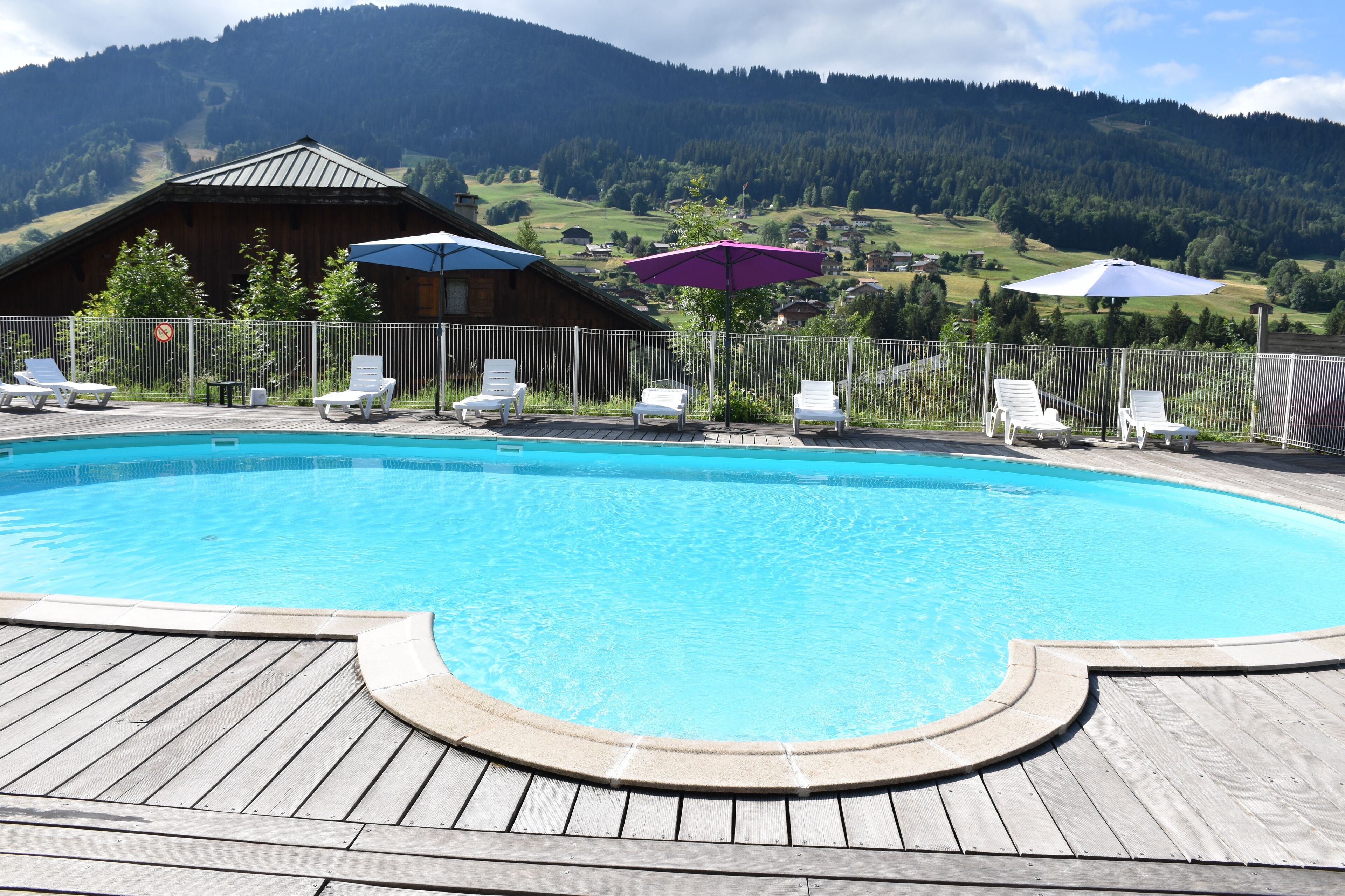 Sæsonbestemt udendørs pool