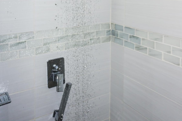 Shower, free toiletries, towels