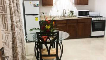 Standard Apartment, 2 Bedrooms, Non Smoking, Balcony | Private kitchen