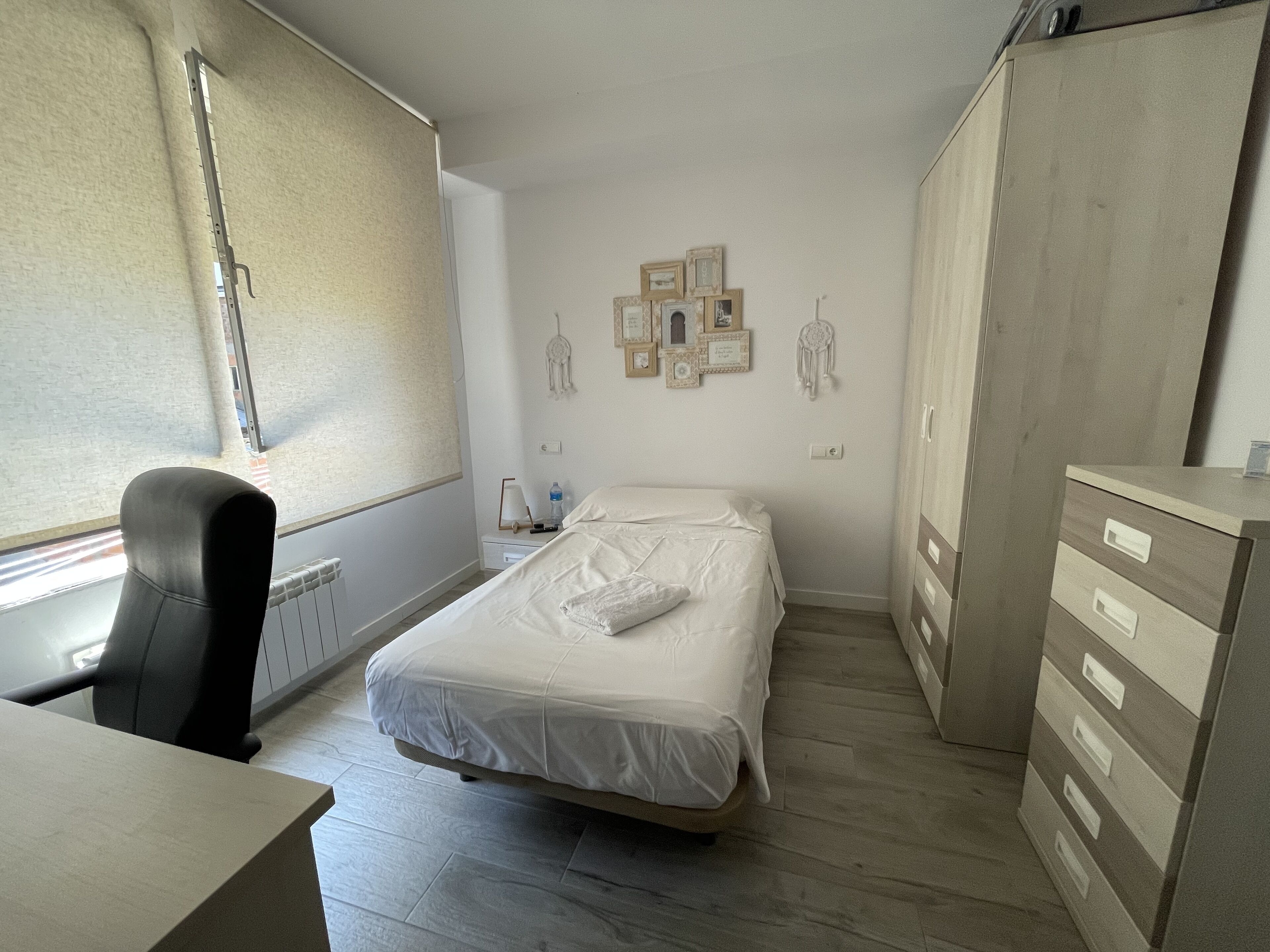 Habitación tradicional | Sábanas de algodón egipcio, ropa de cama de alta calidad y edredón 