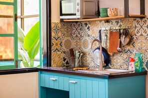 Bouilloire électrique, serviettes en papier