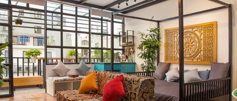 TV, Netflix, streaming services