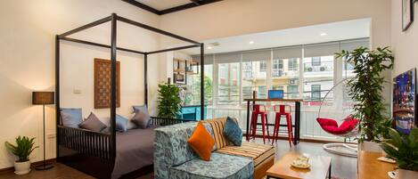 TV, Netflix, streaming services