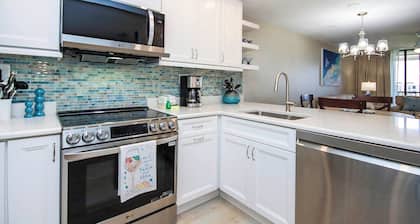 Isla Sanibel condominio de playa. El complejo cuenta con piscinas, tenis, pickle-ball, restaurantes y más.