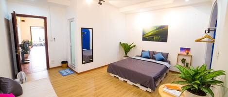 1 bedroom, in-room safe, iron/ironing board, WiFi