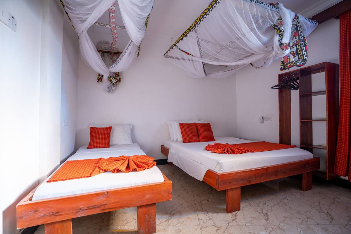 Twin Room | In-room safe, blackout drapes, iron/ironing board (on request)