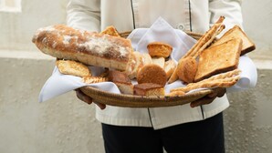Frühstück, Mittagessen, Abendessen und Brunch werden serviert