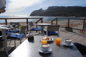 Desayuno con opciones de la cocina local todos los días (con cargo)