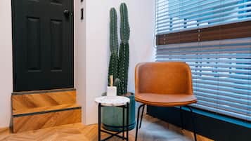 Habitación doble estándar, 2 camas matrimoniales, para no fumadores | Cortinas blackout, tabla de planchar con plancha y wifi gratis