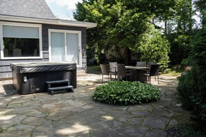 屋外ダイニングエリア