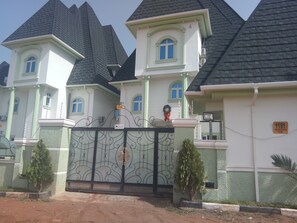 Fachada del alojamiento