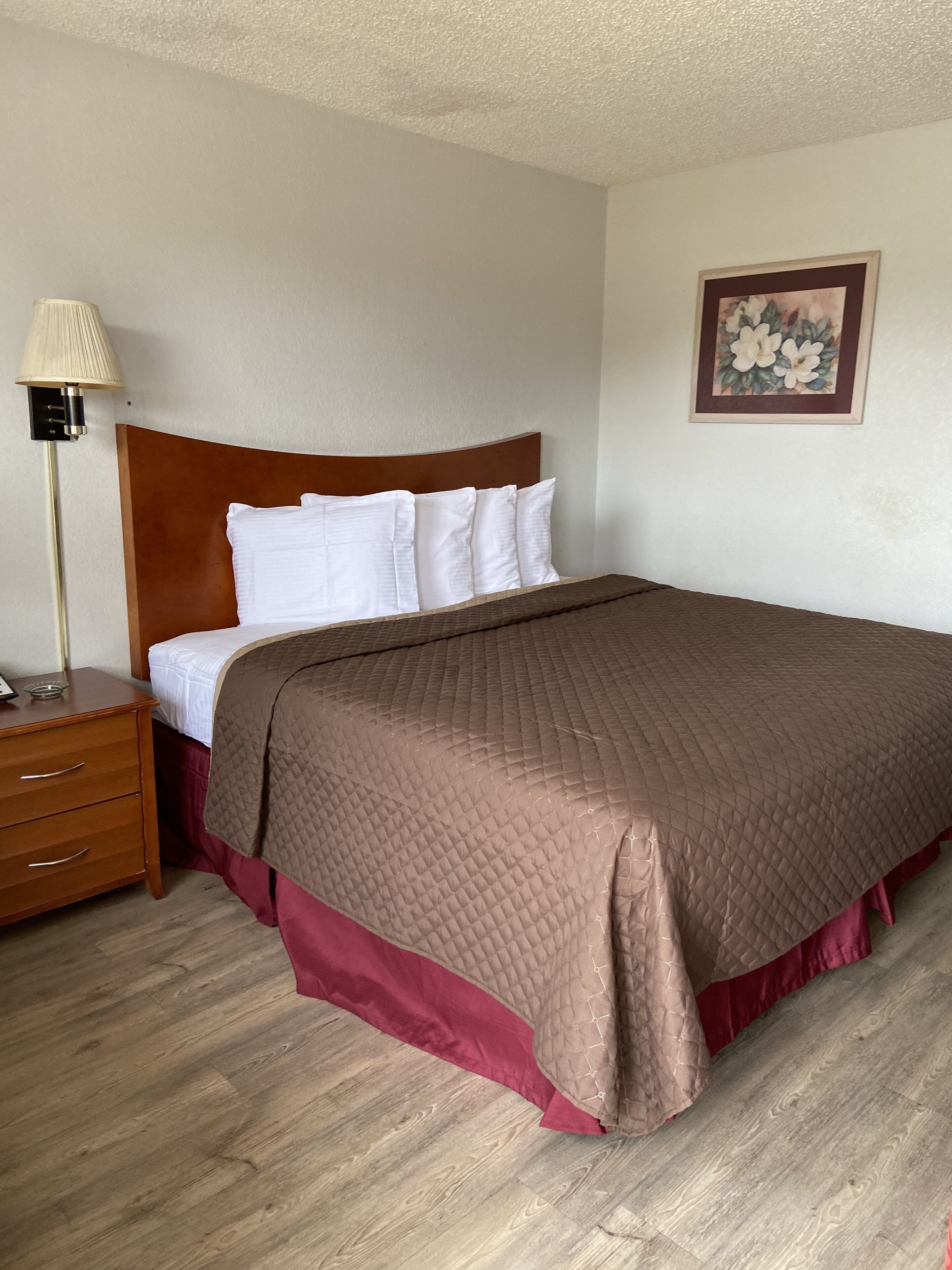 single room, 1 king bed, smoking | desk, blackout curtains, iron/ironing board, free wifi