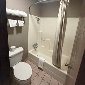 Single Room, 1 King Bed, Smoking | Bathroom | Bathtub, towels