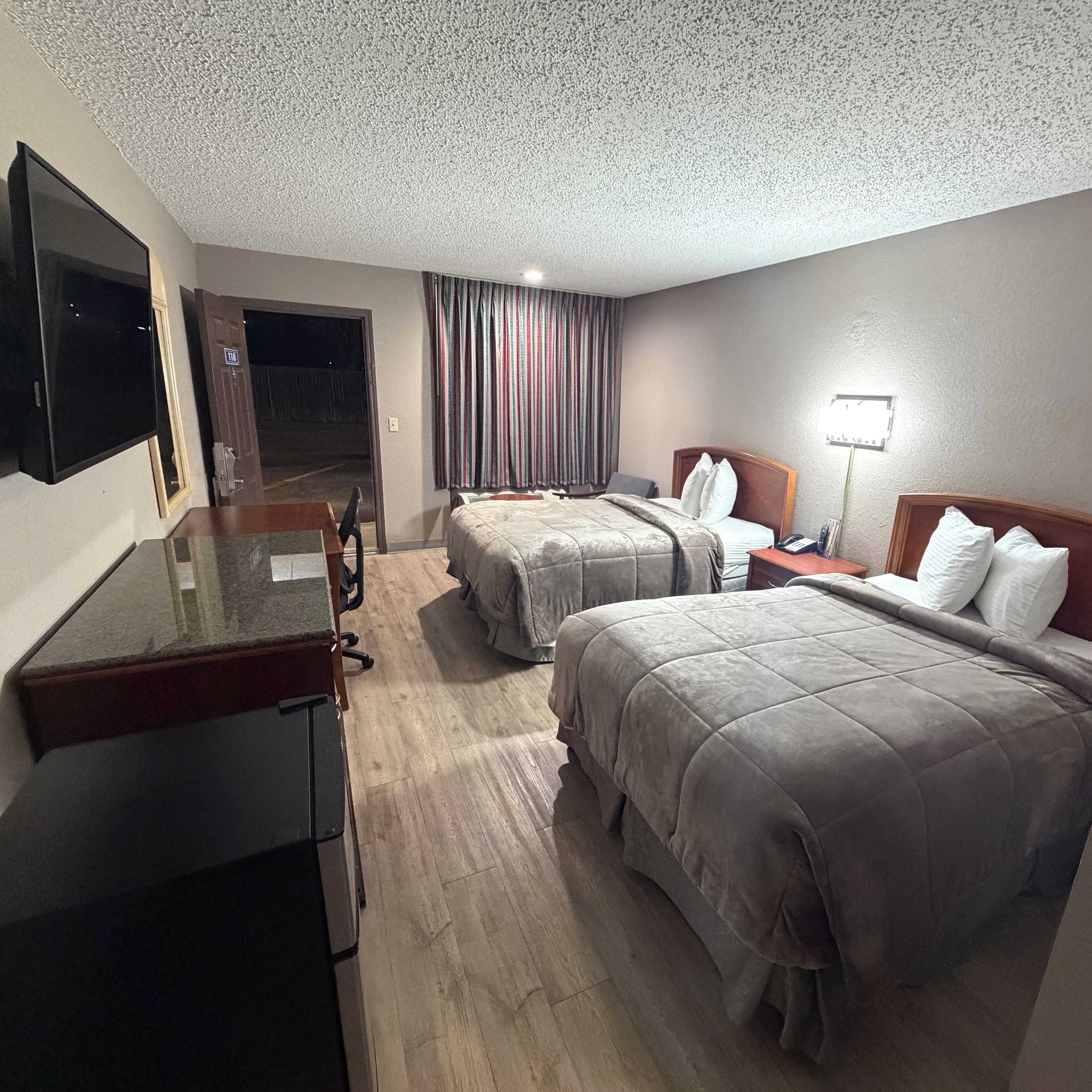 더블룸, 더블침대 2개, 금연 | 책상, 암막 커튼, 다리미/다리미판, 무료 WiFi