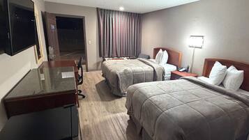 雙人房, 2 張標準雙人床, 非吸煙房 | 書桌、遮光窗簾/窗簾、熨斗/熨衫板、免費 Wi-Fi
