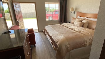 Einzelzimmer, 1 King-Bett, Nichtraucher | Schreibtisch, Verdunkelungsvorhänge, Bügeleisen/Bügelbrett