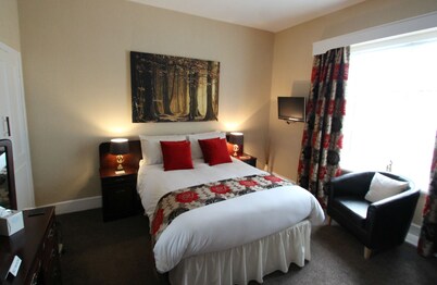 The Highlander Hotel