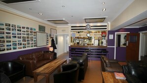 Bar (on property) - The Highlander Hotel (Buckie)
