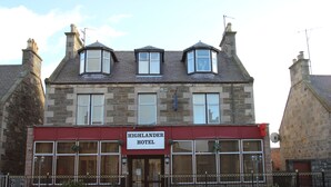 Front of property - The Highlander Hotel (Buckie)