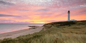 Exterior - Poseidon's Inn (Lossiemouth)