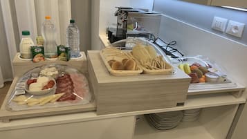 含每日吃到飽早餐