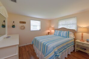 2 bedrooms, iron/ironing board, travel cot, free WiFi