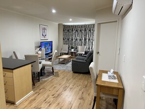 Smart TV, DVD player