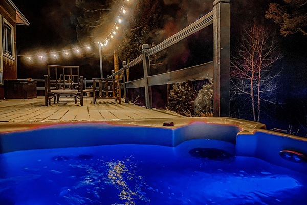 Hot tubbing in the moonlight