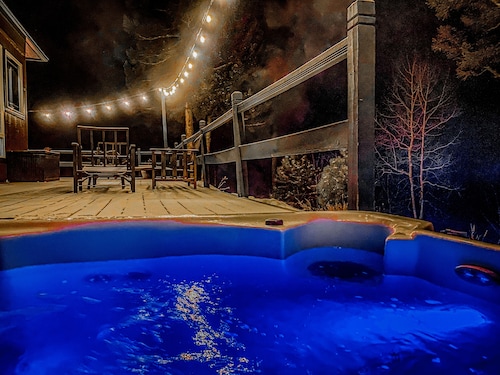 Serenity now! Hot tub, Beautiful mtn views, Massage chair, & Steam shower