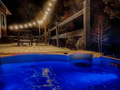 Serenity now! Hot tub, Beautiful mtn views, Massage chair, & Steam shower